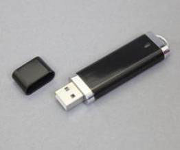 Флэш-накопитель 002 черный